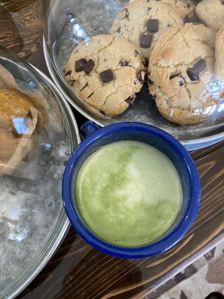 matcha and cookies